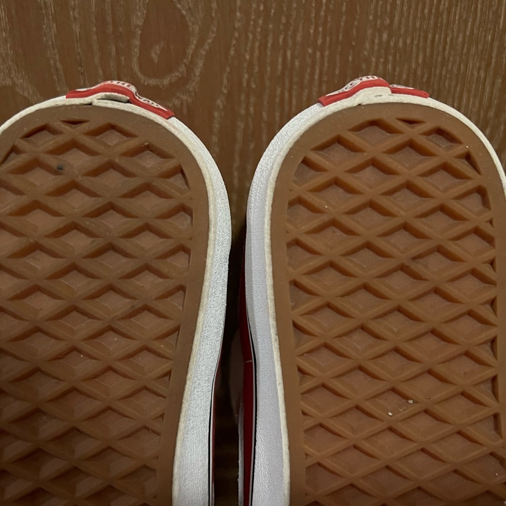 Vans - Picture 6 of 9